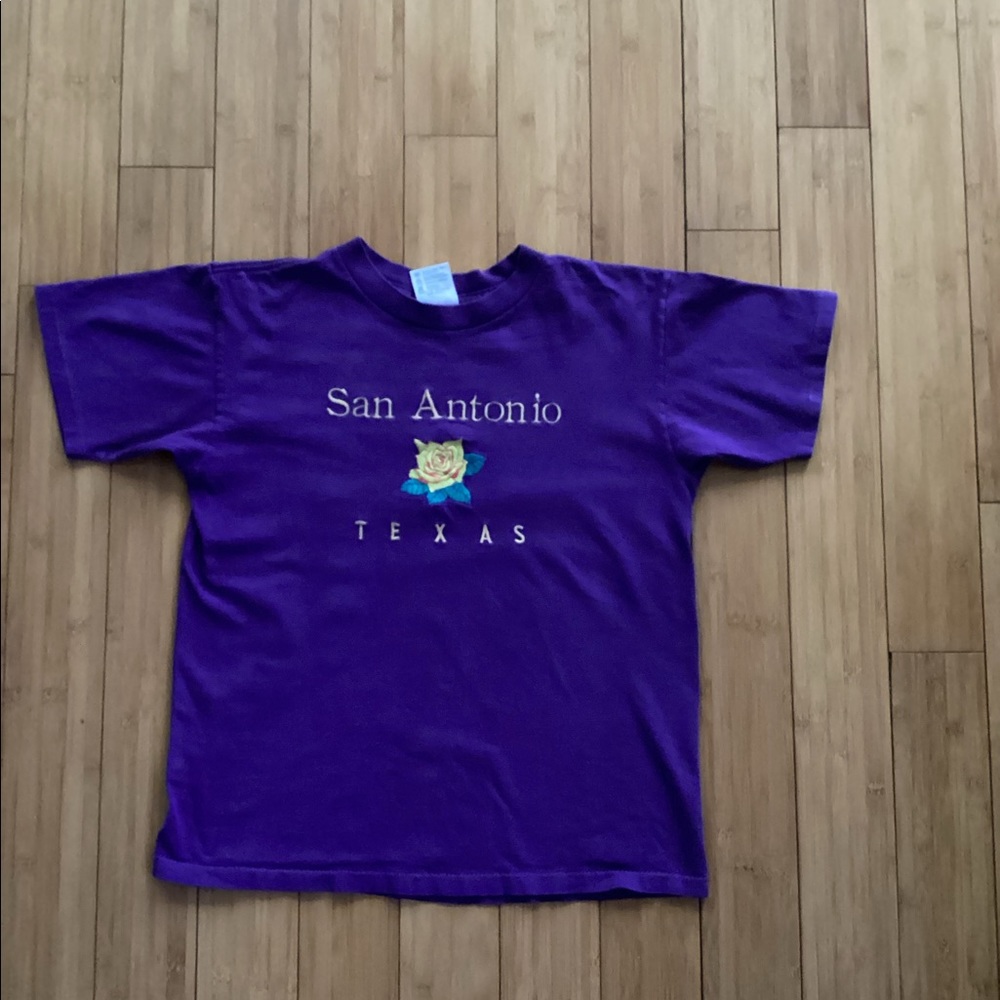 Womens Vintage San Antonio Texas Embroidered T-Shirt Size Medium